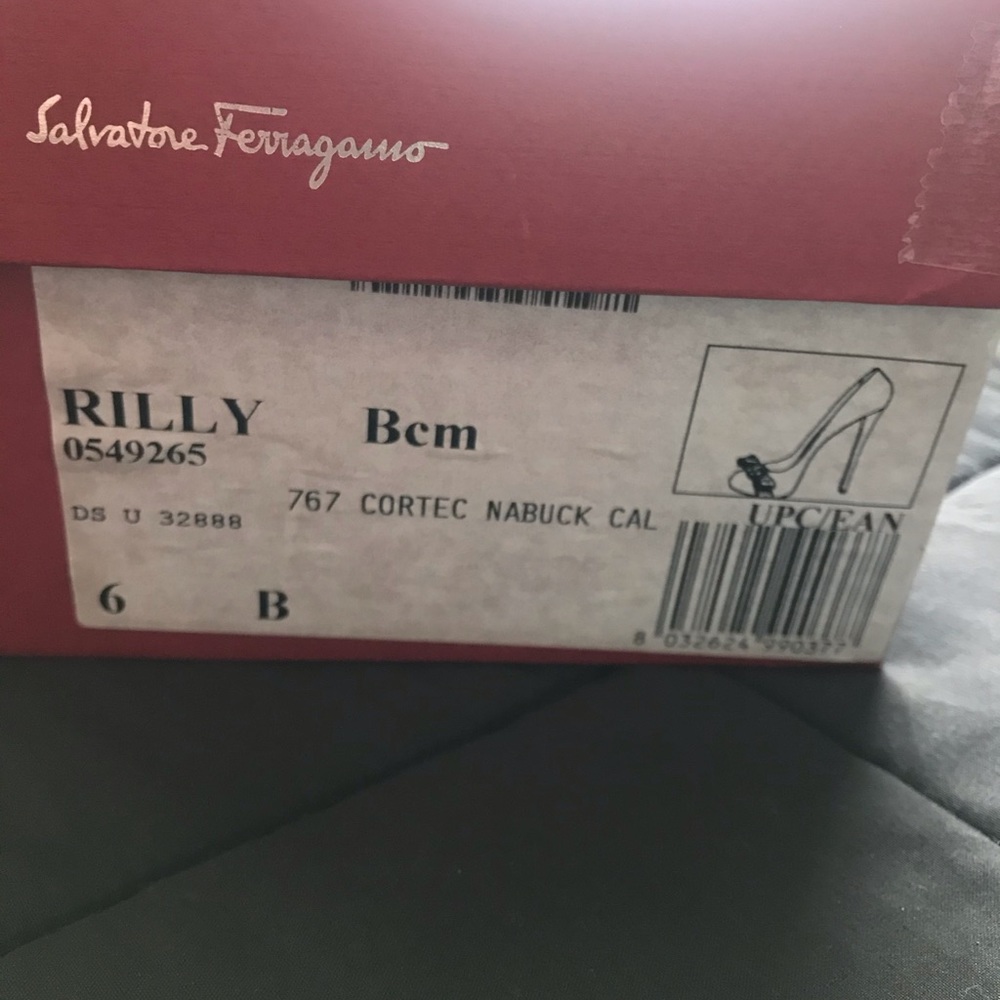 Ferragamo high heels - Picture 3 of 3